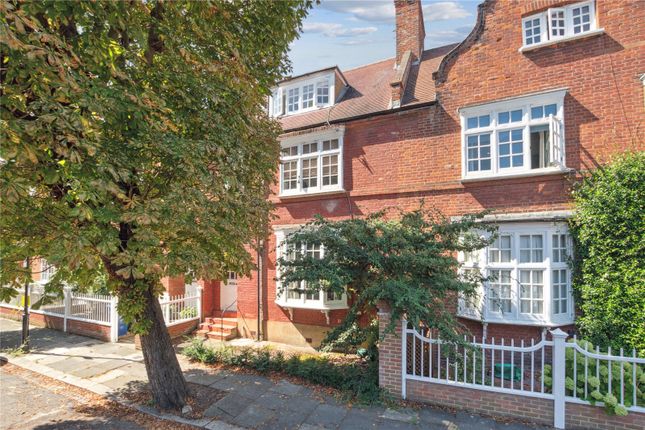 Marlborough Crescent, London, W4 1 bed apartment for sale