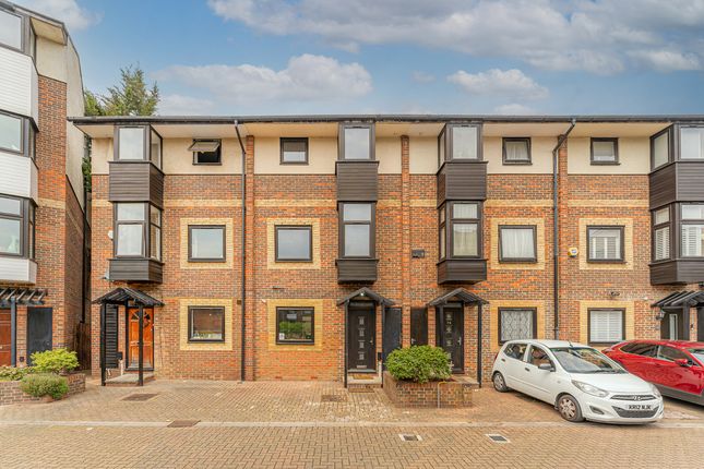 4 bedroom town house for sale