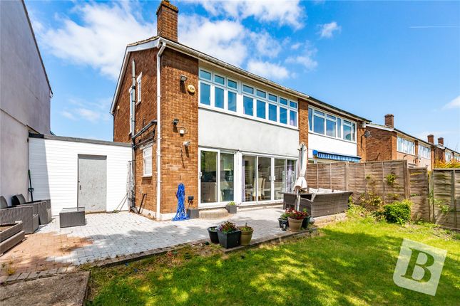 Berkeley Drive, Hornchurch, RM11 3 bed semi