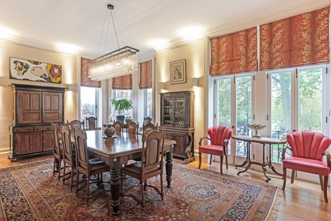 4 bedroom flat for sale