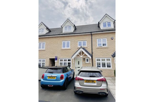 4 bedroom terraced house for sale