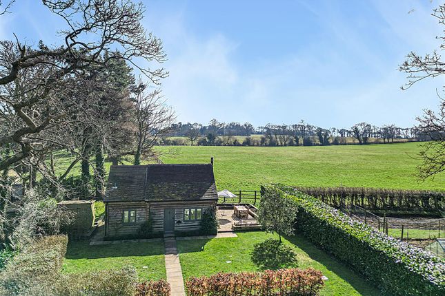 Haslemere Road, Witley, Godalming 2 bed cottage for sale