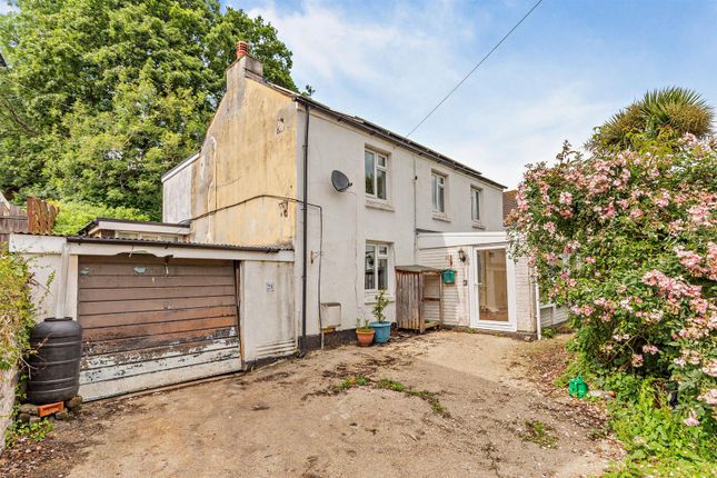 6 bed detached house