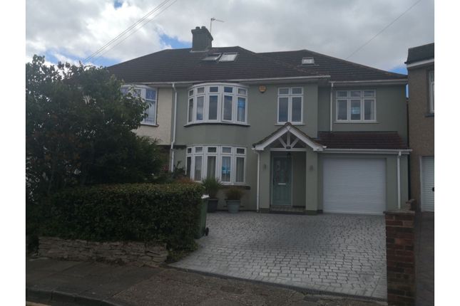 6 bed semi-detached house