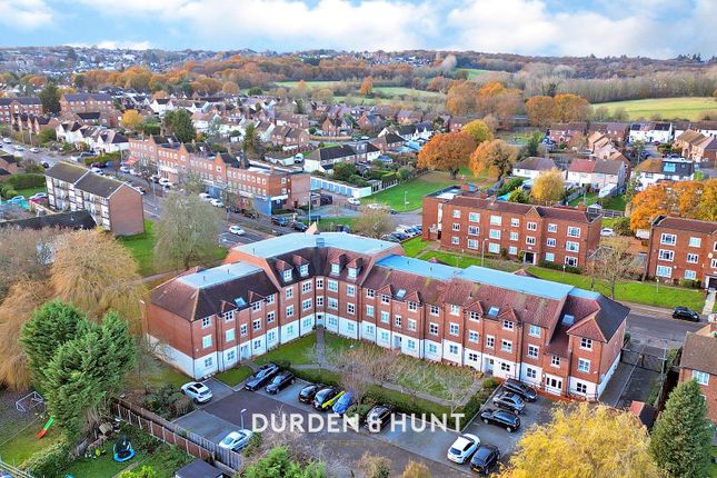 Valley Hill, Loughton, IG10 2 bed penthouse for sale
