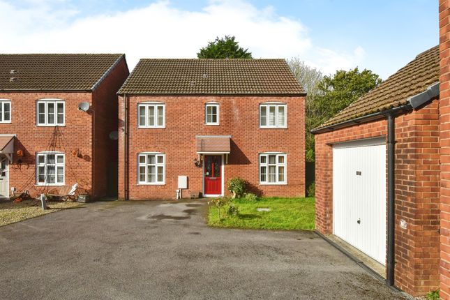 4 bed detached house