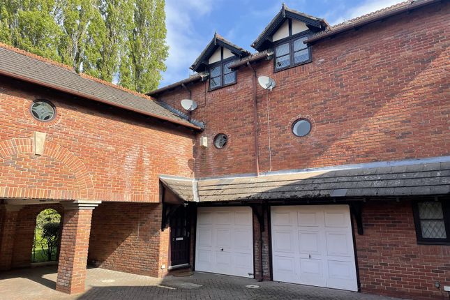 3 bed town house