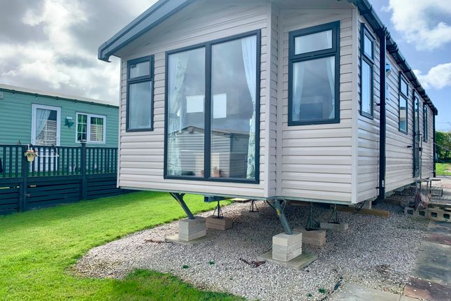 2 bedroom static caravan for sale