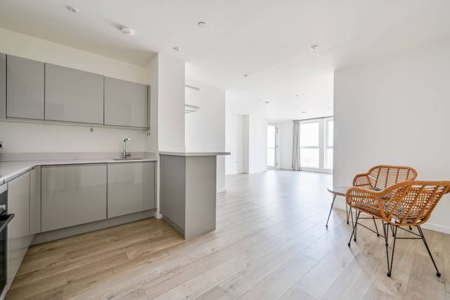 Falconbrook Gardens, Canning Town... 2 bed flat for sale