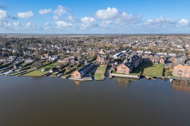 Maltsters Way, Oulton Broad 3 bed apartment for sale