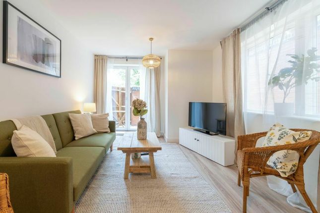 Bath Road, Woodchester, Stroud GL5 2 bed apartment for sale