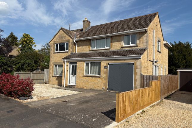 Kingsmead, Lechlade, Gloucestershire... 5 bed detached house for sale