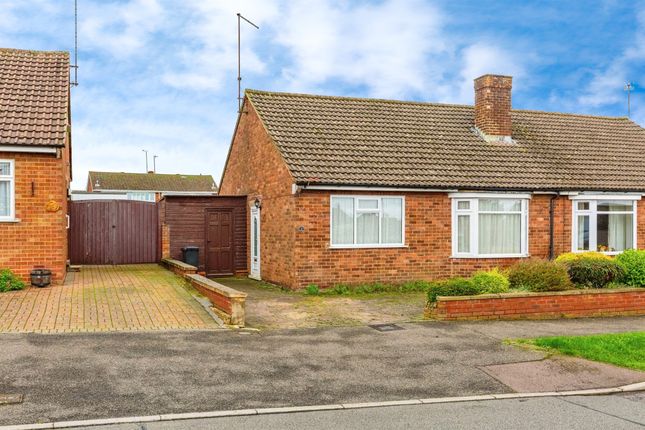 2 bedroom semi-detached bungalow for sale