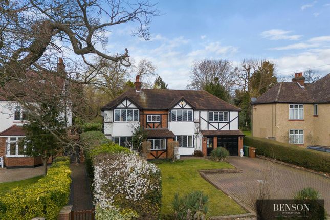 6 bed property