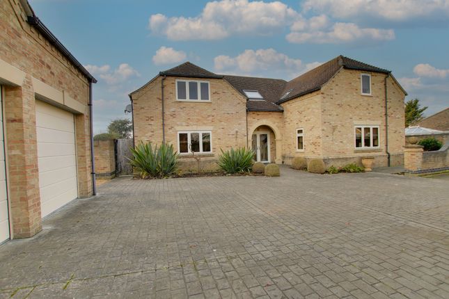 3 bed detached house