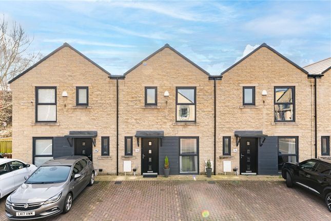 Cygnet Way, Shipley, West Yorkshire... 3 bed terraced house for sale