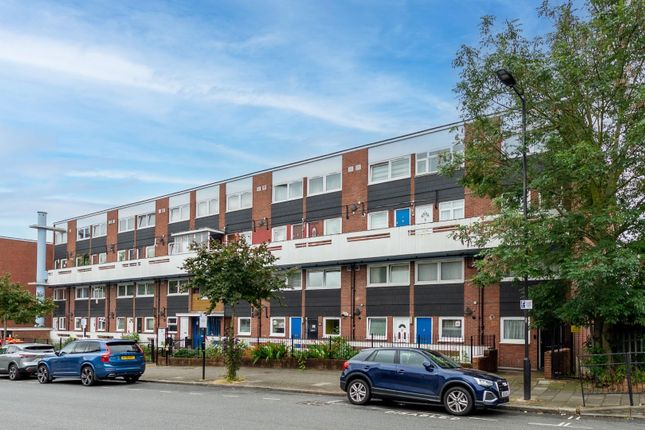 Evering Road, London, N16 2 bed maisonette for sale