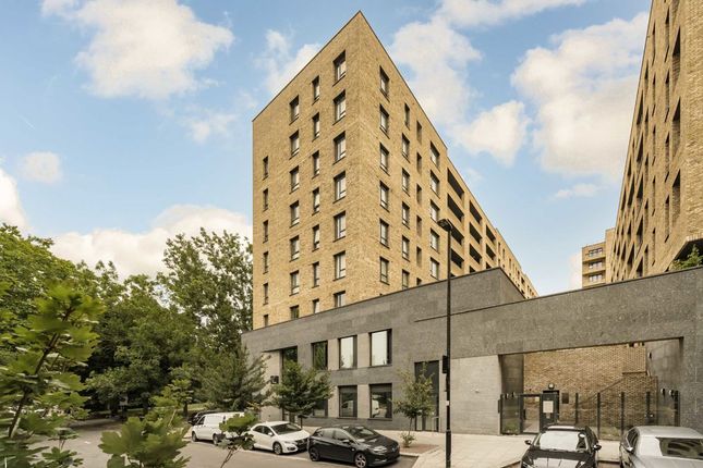 Corbet Gardens, London W3 1 bed flat for sale