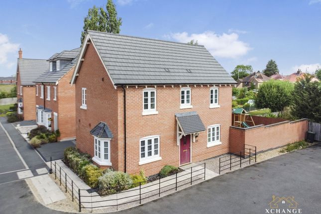 Russett Avenue, Nuneaton CV11 3 bed detached house for sale