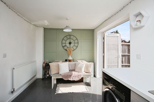 2 bedroom semi-detached house for sale