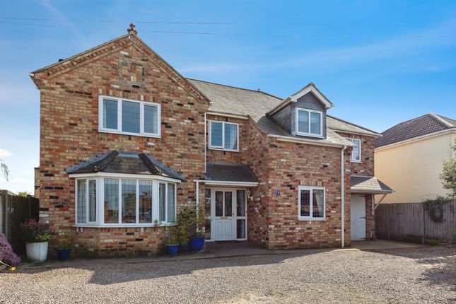 5 bed detached house