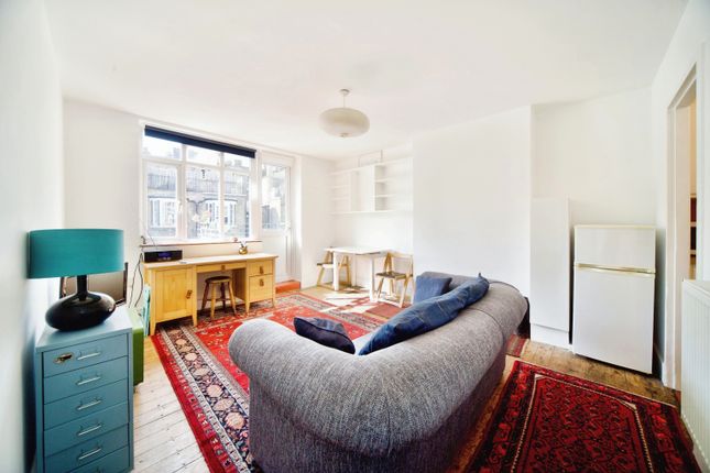 3 bedroom flat for sale