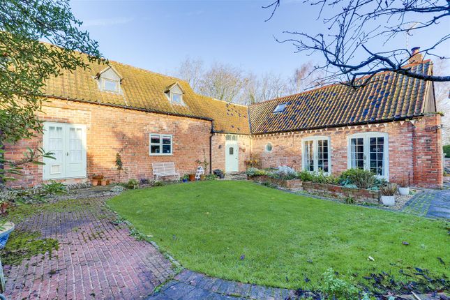 Shelton, Newark NG23 5 bed barn conversion for sale