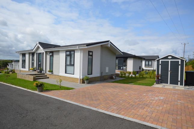 Fir Hill Park, Newquay TR8 2 bed detached bungalow for sale