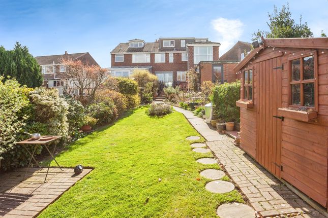 5 bedroom semi-detached house for sale
