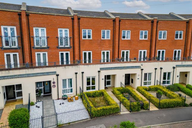 5 bedroom town house for sale