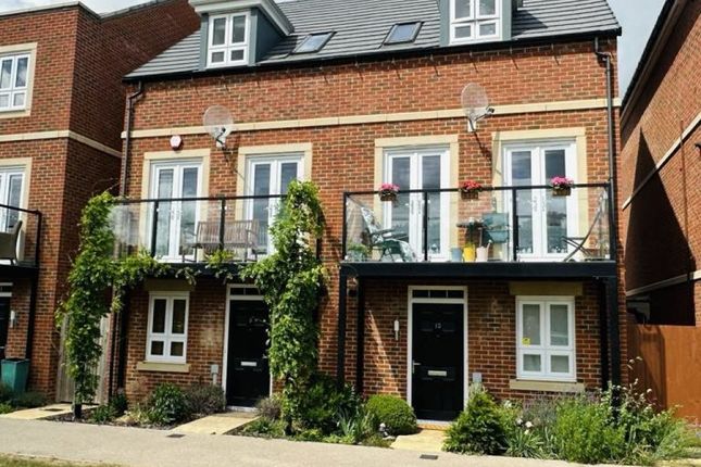 PRIMUS END, NEWBURY RG14 4 bed semi