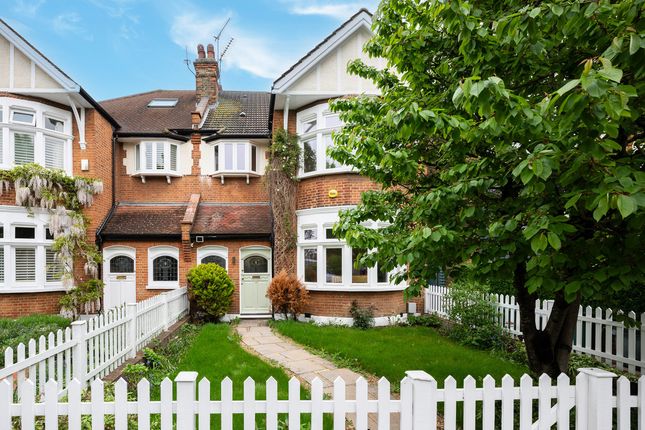 4 bedroom semi-detached house for sale