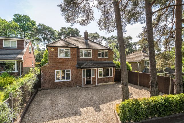 Pine Tree Hill, Pyrford, GU22 4 bed detached house for sale