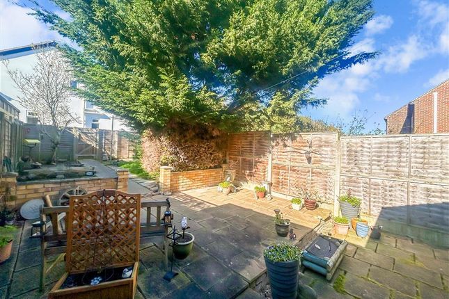 3 bed end terrace house