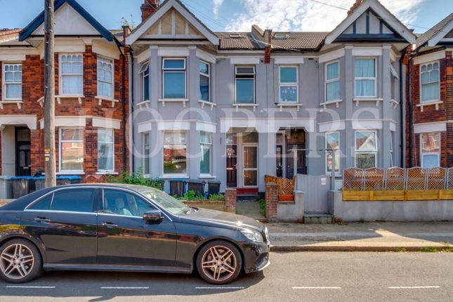 Temple Road, London, NW2 2 bed maisonette for sale