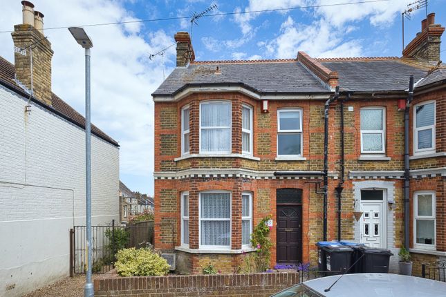 Napleton Road, Ramsgate, Kent, CT11 3 bed semi