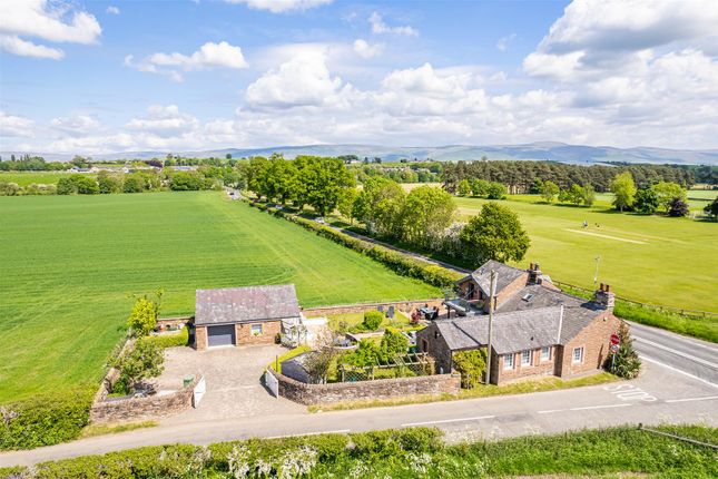 4 bedroom cottage for sale