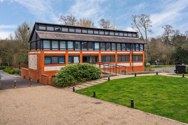 Four Ashes Road, Cryers Hill HP15 2 bed apartment for sale