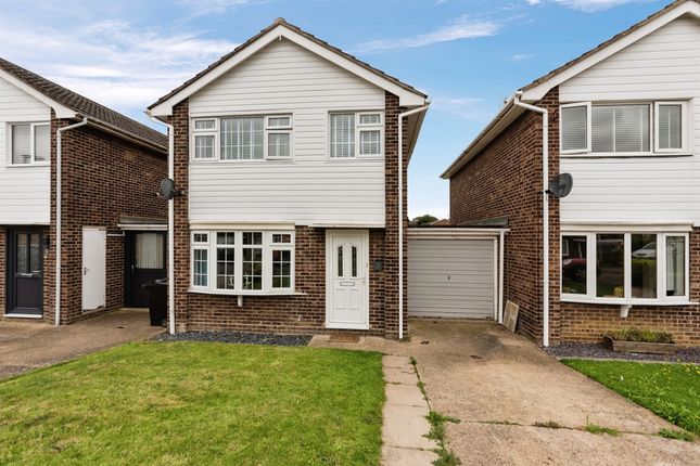 3 bedroom link detached house for sale