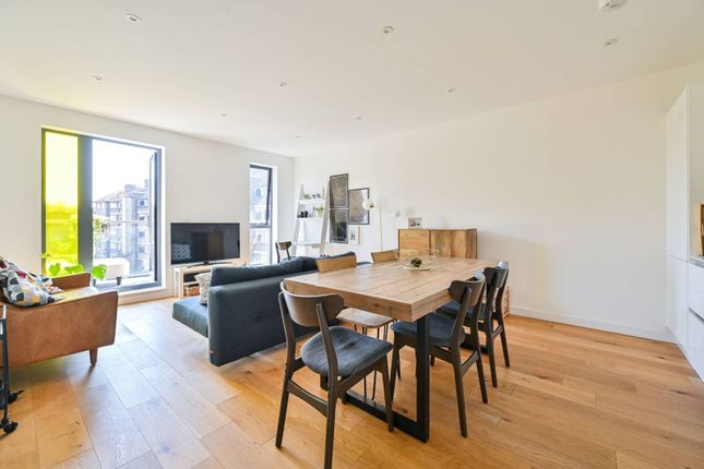 Waleorde Road, Elephant and Castle... 2 bed flat for sale