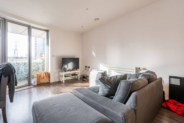 Barking Road, Canning Town, London, E16 1 bed flat for sale