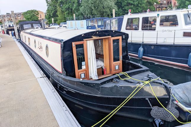 1 bed houseboat