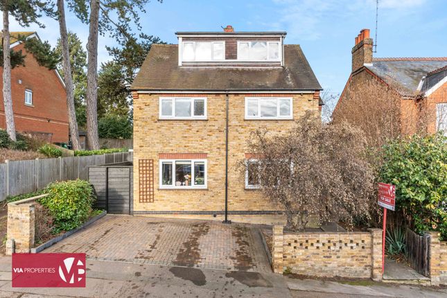 Briscoe Road, Hoddesdon EN11 5 bed detached house for sale