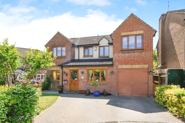 5 bed detached house