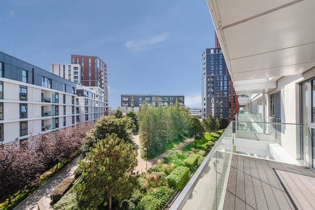 Brent House, SW8 2 bed flat for sale