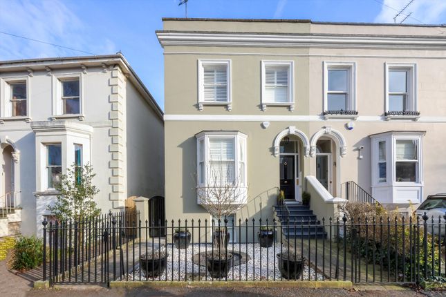 5 bedroom semi-detached house for sale