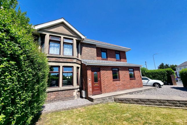 5 bedroom semi-detached house for sale