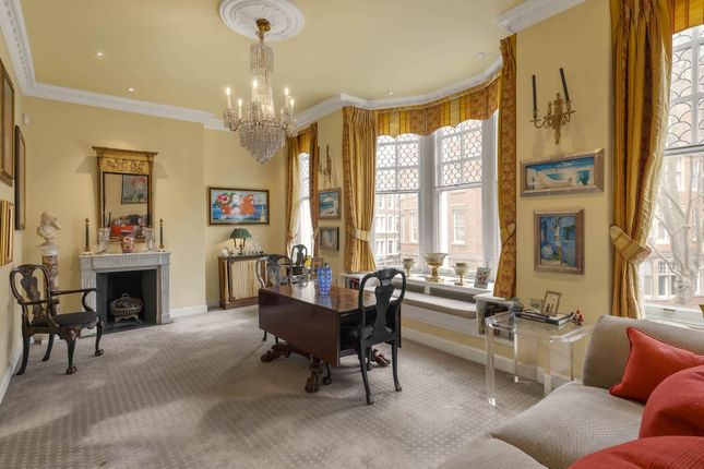 Embankment Gardens, Chelsea SW3 2 bed flat for sale