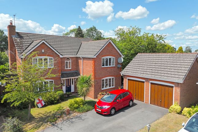 5 bed detached house