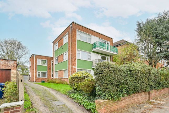 Lynton Road, Acton, London, W3 2 bed flat for sale
